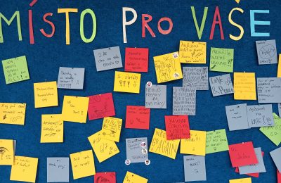 Co prozradila nástěnka?