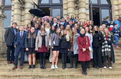 Začátek byl velkolepý